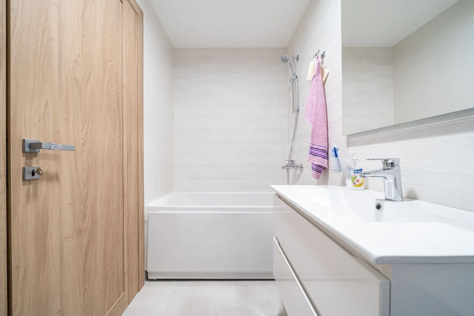 Izdavanje, dvosoban stan, 70m², Master Kvart, Podgorica