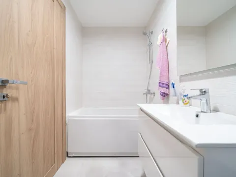 Izdavanje, dvosoban stan, 70m², Master Kvart, Podgorica - image 8