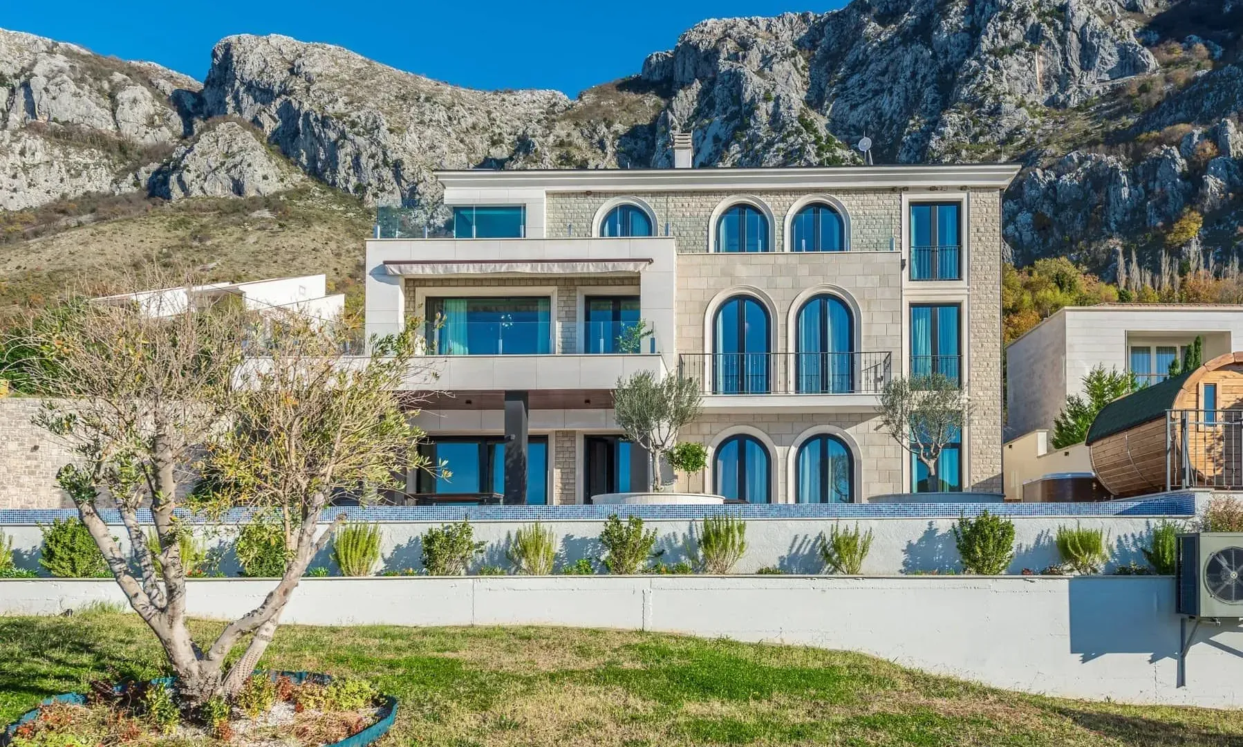Sale, house, 496m², Blizikuće, Budva