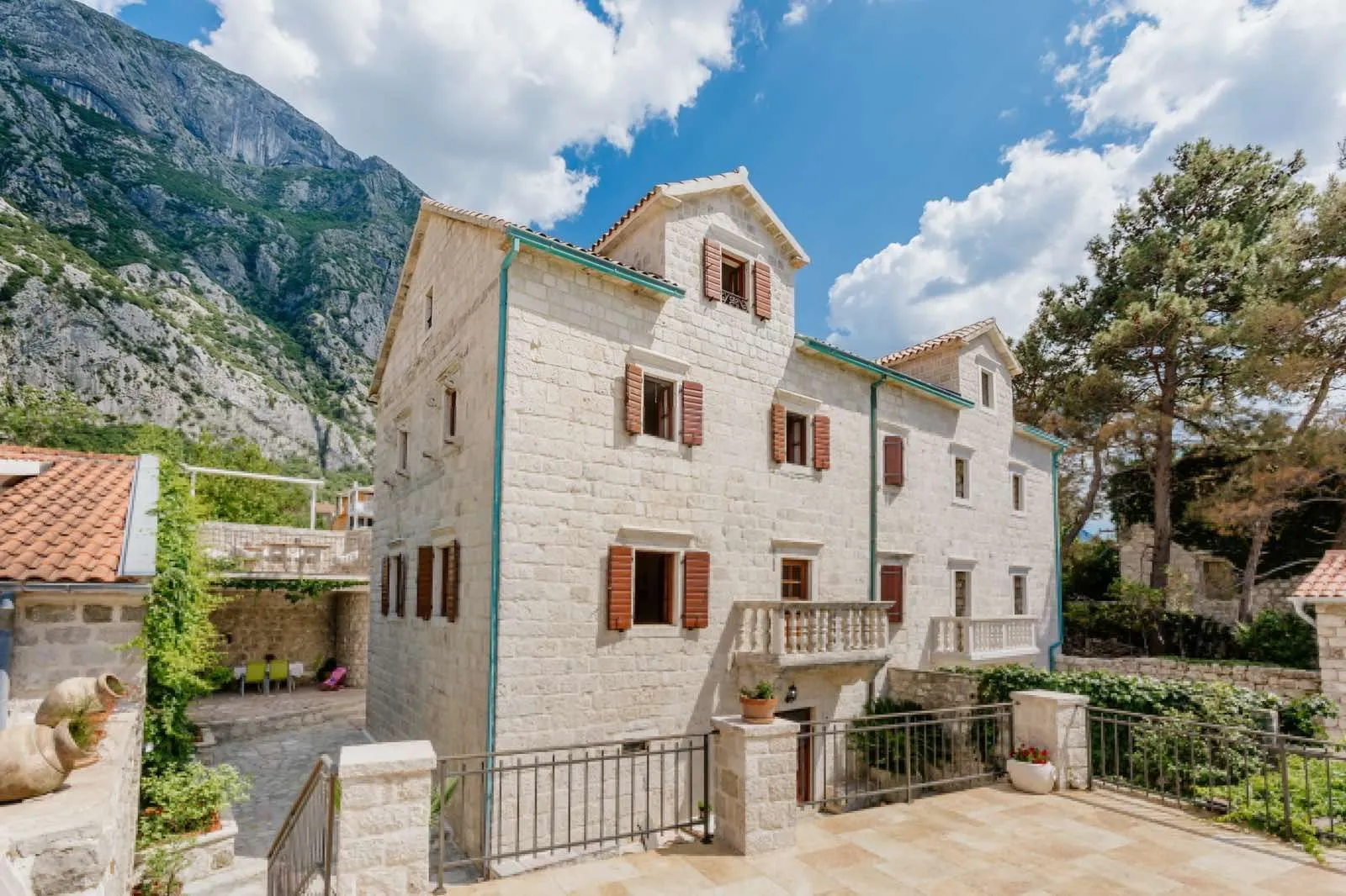Prodaja, kuća, 370m², Kotor, Crna Gora
