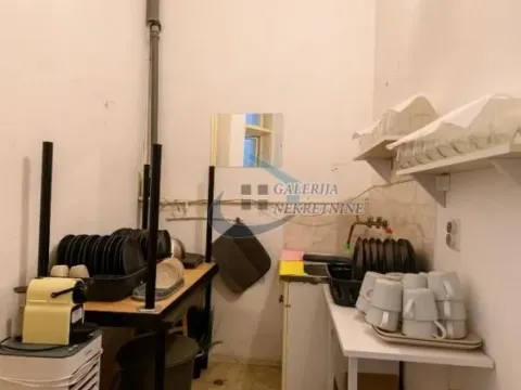 Izdavanje, poslovni prostor, 21m², Stari Grad, Beograd - image 10