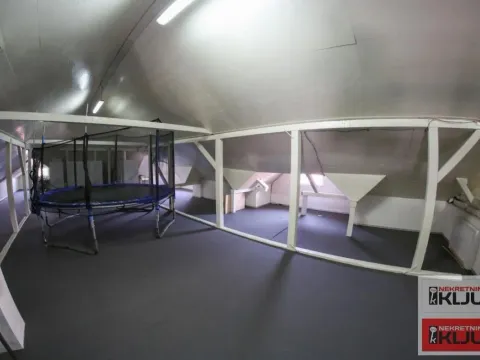 Rent, house, 1000m², Kać, Novi Sad Sve Podlokacije - image 45