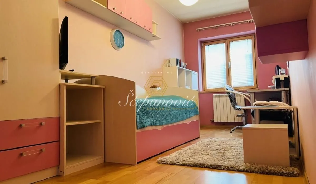 Prodaja, četvorosoban stan, 134m², Bulevar Oslobodjenja, Novi Sad Sve Podlokacije