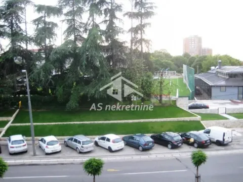 Izdavanje, trosoban stan, 78m², Lipov Lad, Zvezdara Sve Podlokacije - image 9