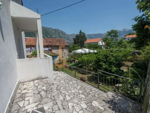 Sale, house, Kotor, Crna Gora - image 19