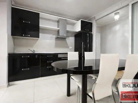 Prodaja, trosoban stan, 78m², Centar, Novi Sad - image 4