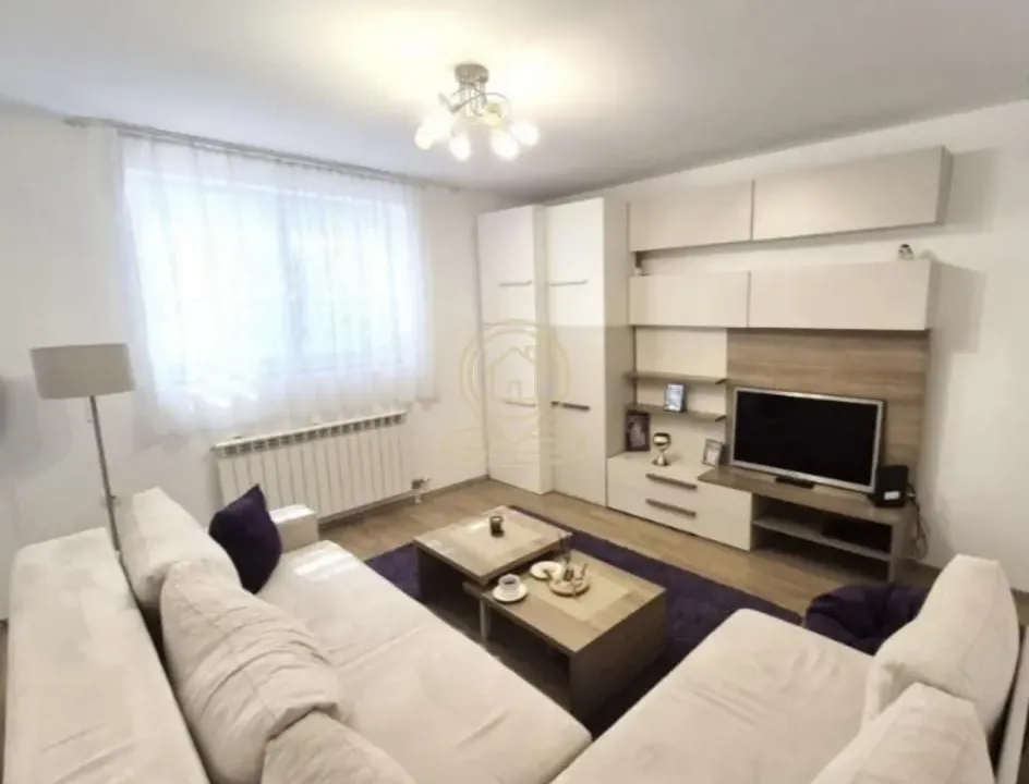 Izdavanje, trosoban stan, 70m², Vračar Sve Podlokacije, Beograd