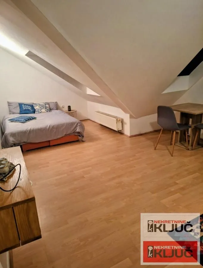 Prodaja, garsonjera, 25m², Grbavica, Novi Sad Sve Podlokacije