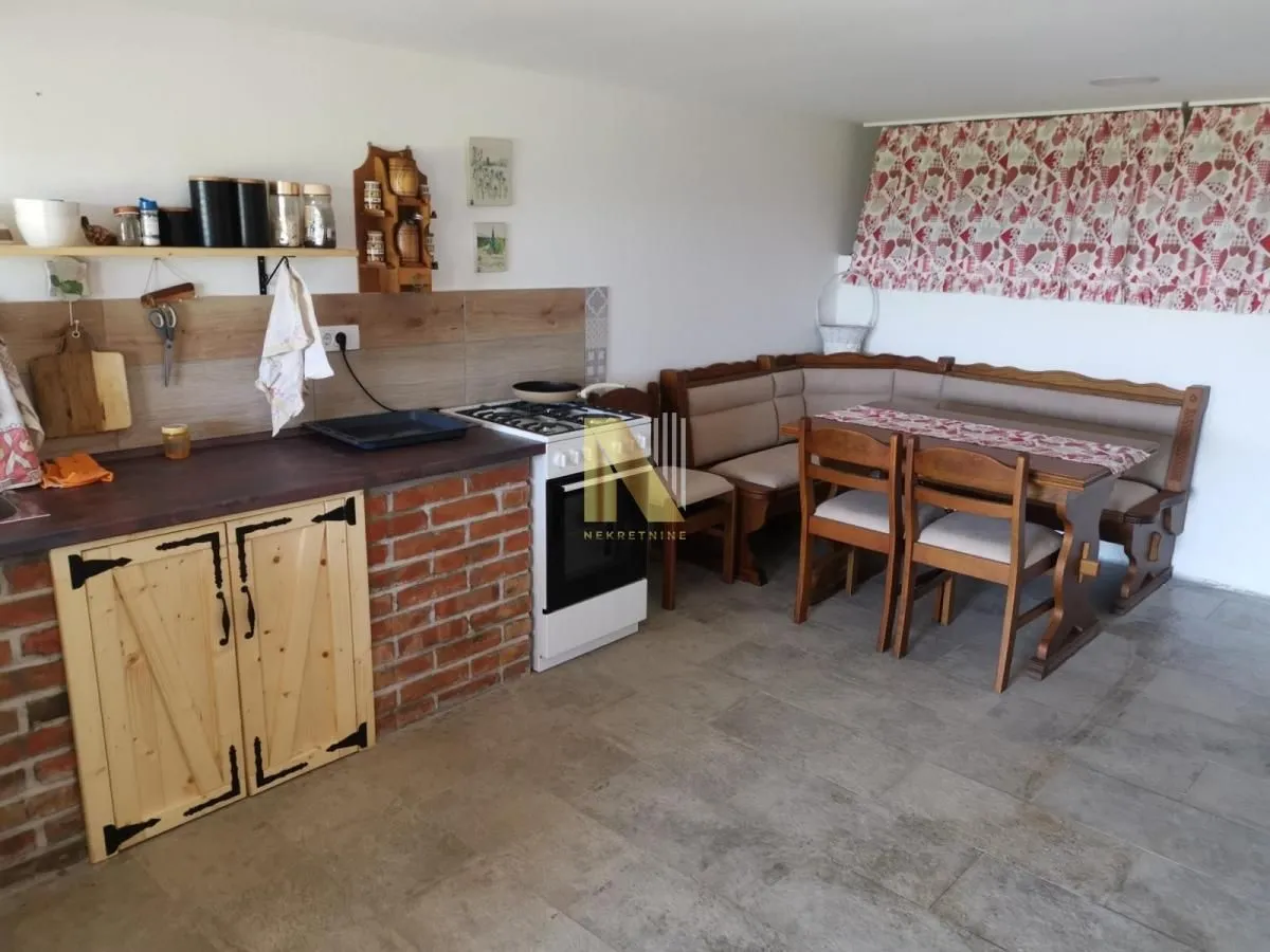 Prodaja, kuća, 130m², Sremska Mitrovica, Srbija