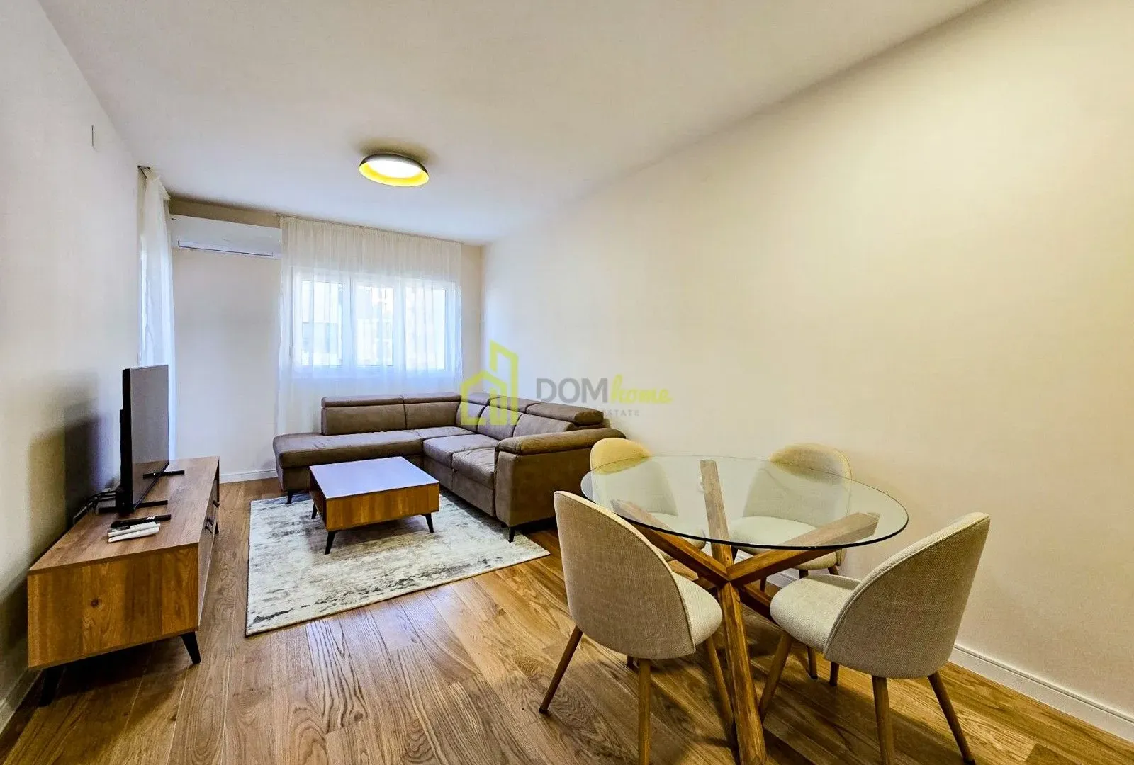 Izdavanje, jednosoban stan, 47m², Central Point, Podgorica