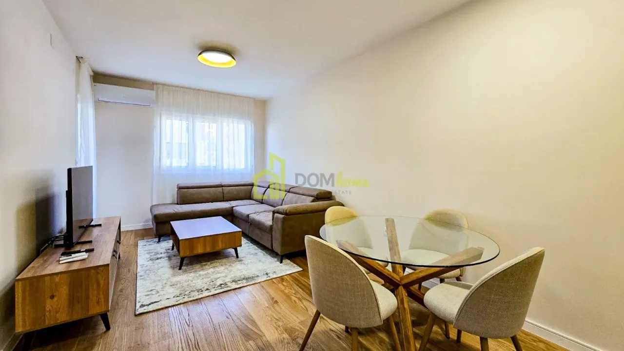 Izdavanje, jednosoban stan, 47m², Central Point, Podgorica