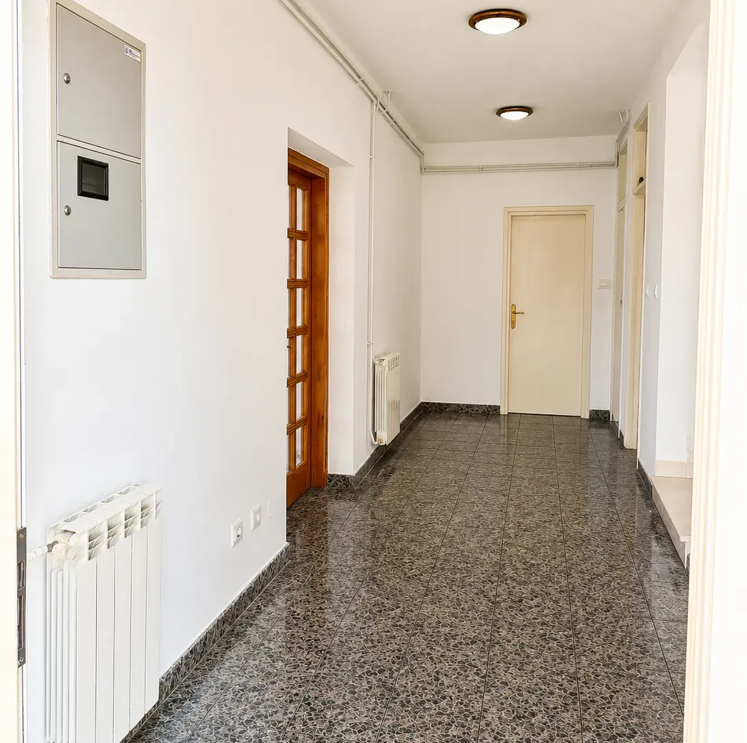 Rent, house, 230m², Dahna, Podgorica