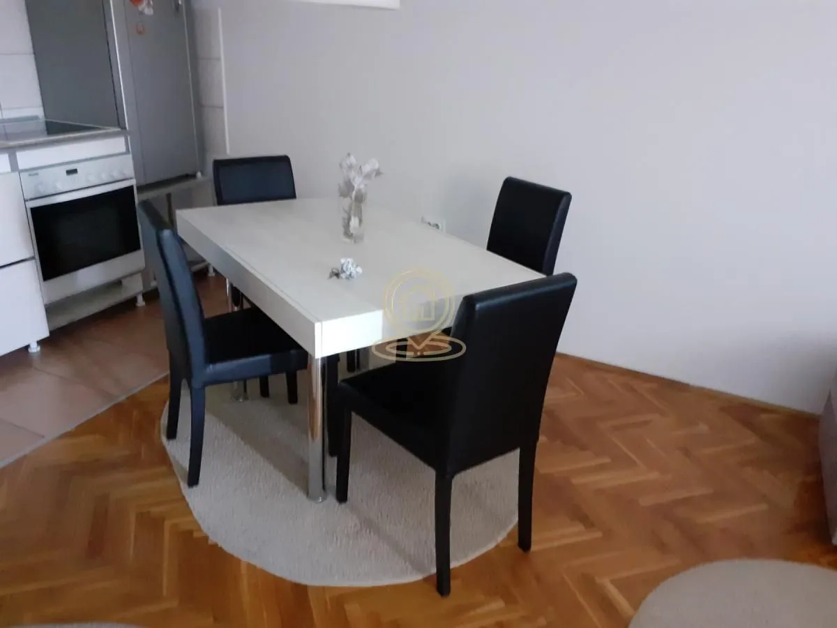Izdavanje, jednosoban stan, 45m², Grbavica, Novi Sad Sve Podlokacije