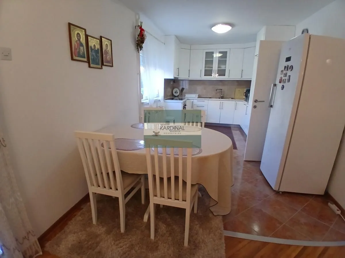 Prodaja, kuća, 379m², Trnava, Jagodina