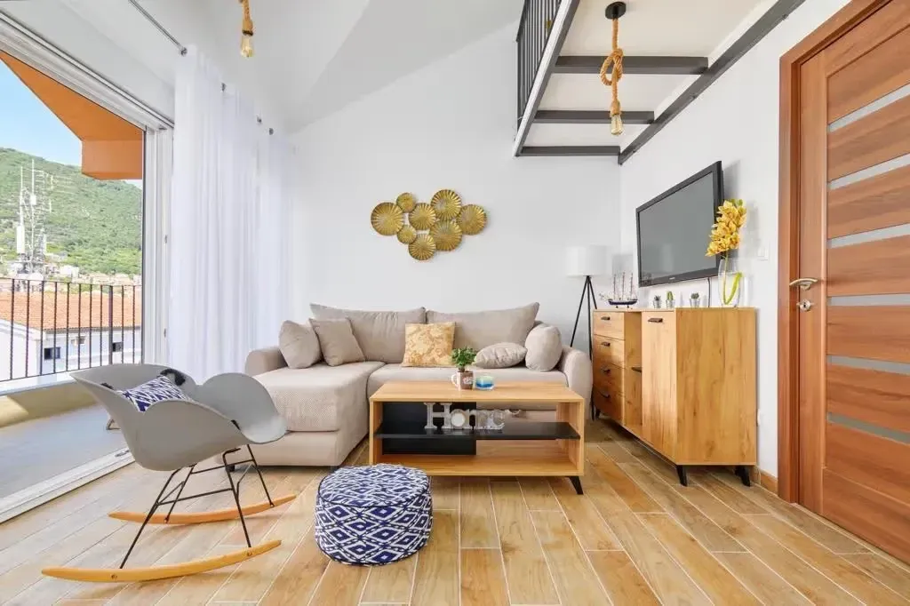 Rent, apartment, 65m², Tivat, Crna Gora