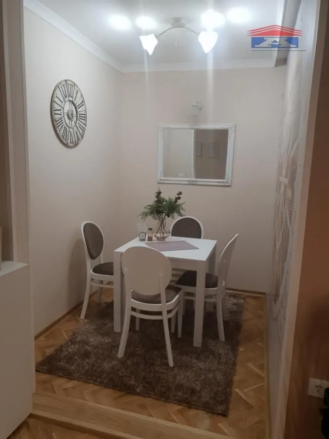 Izdavanje, jednosoban stan, 42m², Novi Sad, Srbija