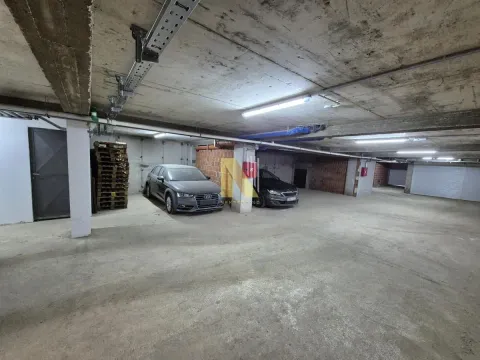 Prodaja, poslovni prostor, 650m², Petrovaradin, Novi Sad - image 32