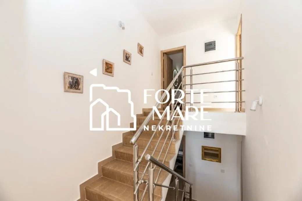 Prodaja, kuća, 294m², Herceg Novi, Crna Gora