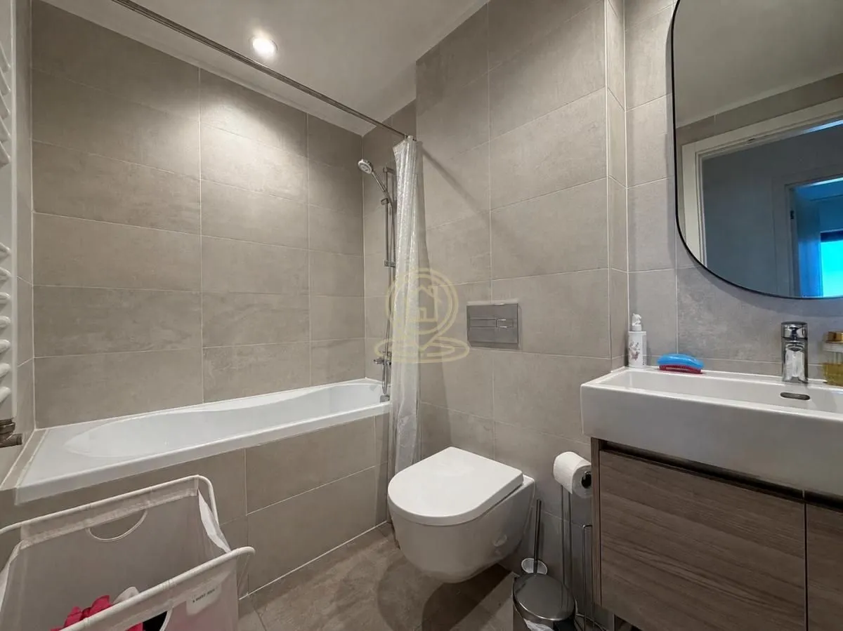 Izdavanje, trosoban stan, 88m², Savski Venac, Beograd