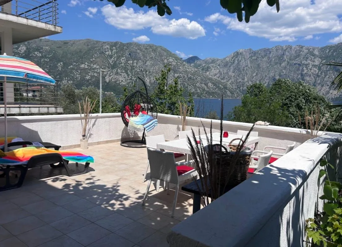 Prodaja, kuća, 263m², Prčanj, Kotor