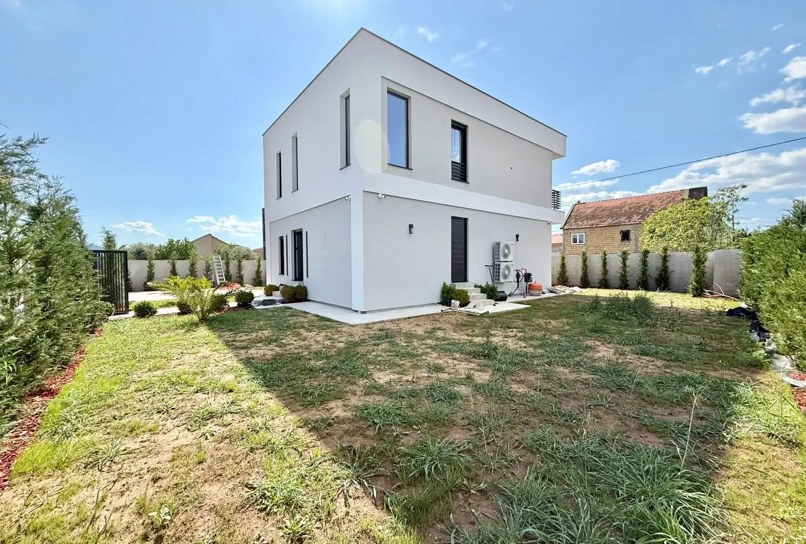 Prodaja, kuća, 220m², Gornja Gorica, Podgorica