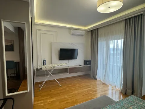 Rent, studio apartment, 34m², Bečići, Budva - image 3