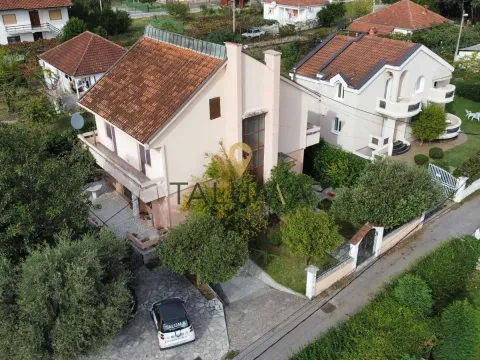 Prodaja, kuća, 298m², Tološi, Podgorica