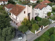 Prodaja, kuća, 298m², Tološi, Podgorica - image 1