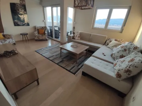 Izdavanje, jednosoban stan, 54m², City Kvart, Podgorica - image 4