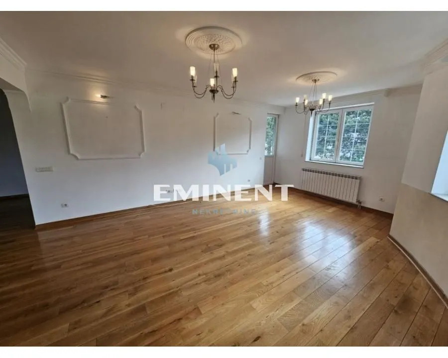 Izdavanje, četvorosoban stan, 115m², Savski Venac, Beograd