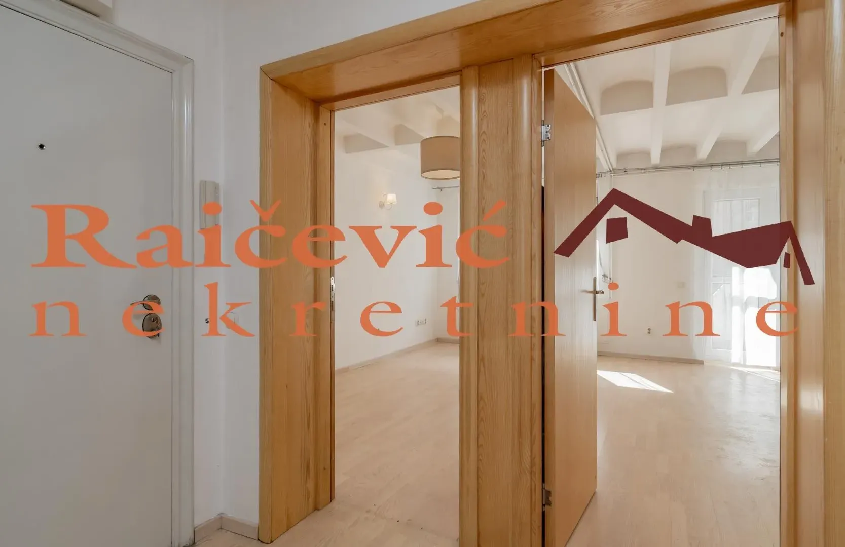 Prodaja, dvosoban stan, 68m², Centar, Stara Pazova