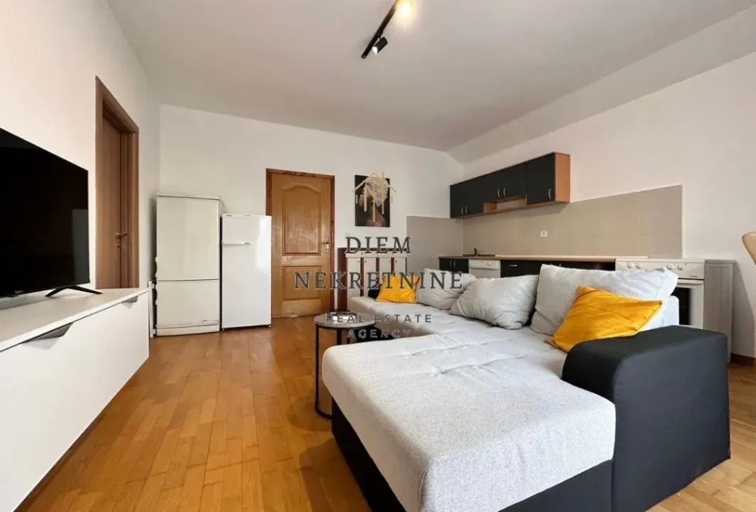 Izdavanje, dvosoban stan, 62m², Zagorič, Podgorica