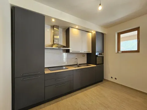 Prodaja, dvosoban stan, 106m², Dobrota, Kotor - image 6