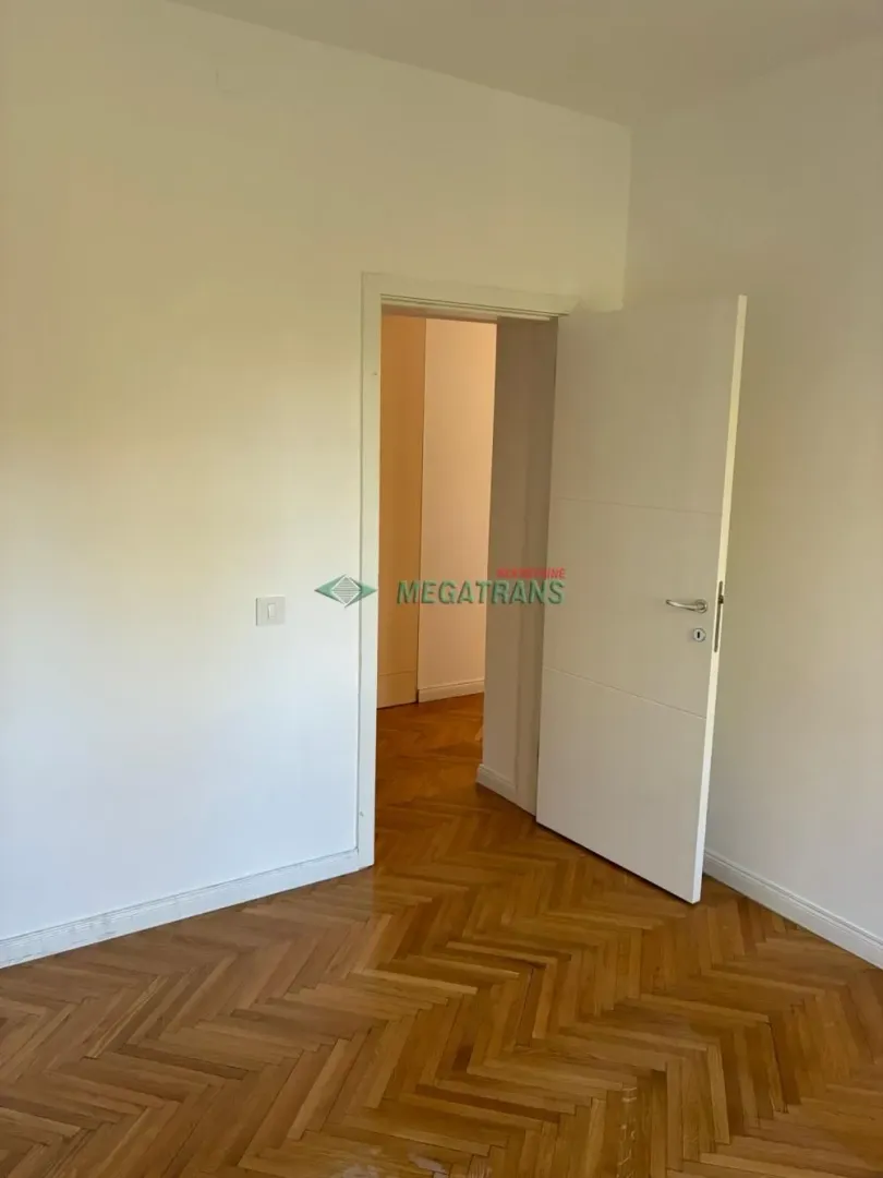 Izdavanje, trosoban stan, 74m², Centar, Novi Sad