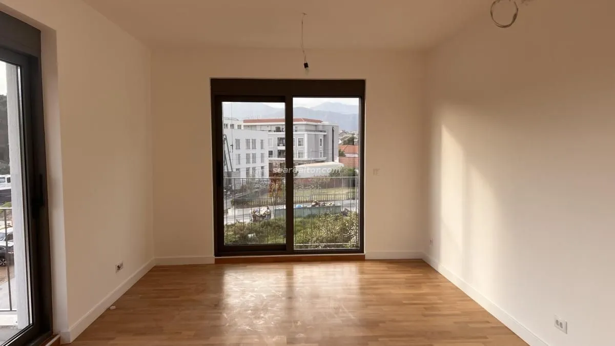 Prodaja, dvosoban stan, 72m², Tivat, Crna Gora