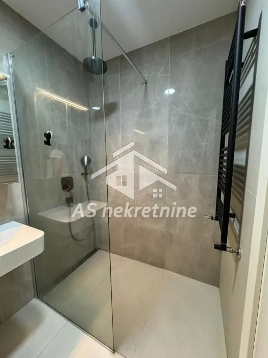 Izdavanje, trosoban stan, 69m², Stari Grad, Beograd