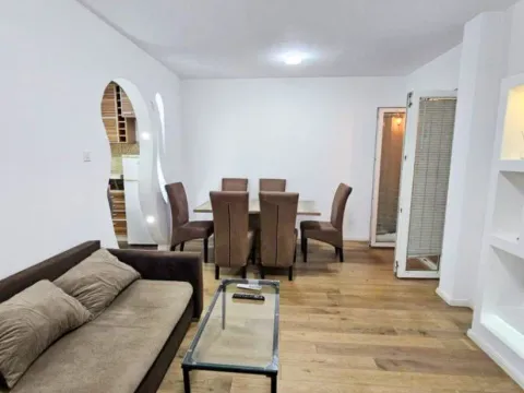 Izdavanje, dvosoban stan, 68m², Stari Aerodrom, Podgorica - image 9