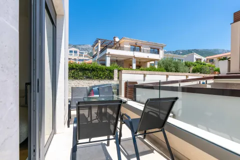 Rent, one bedroom apartment, 51m², Bečići, Budva - image 6