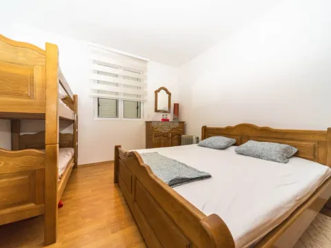 Rent, one bedroom apartment, 47m², Budva, Crna Gora - image 5