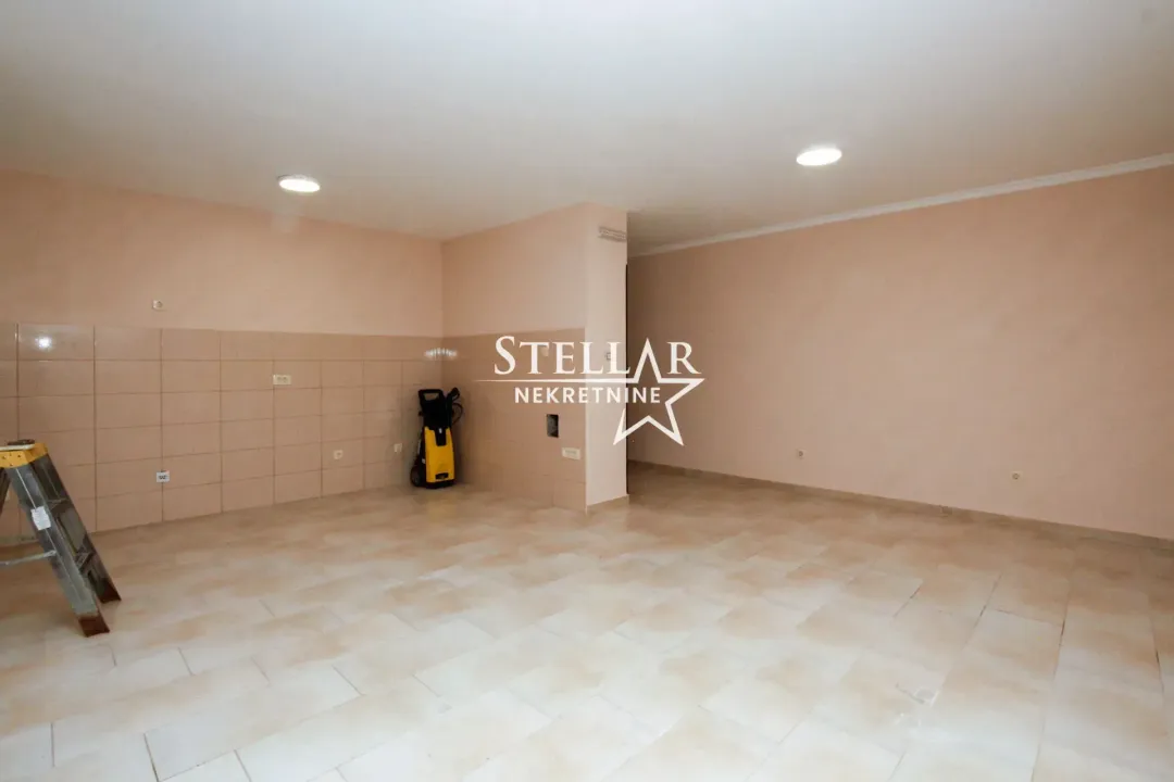 Rent, office space, 30m², Stari Aerodrom, Podgorica