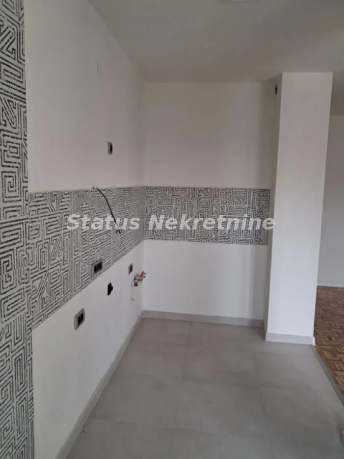 Prodaja, dvosoban stan, 55m², Cara Dušana, Novi Sad Sve Podlokacije