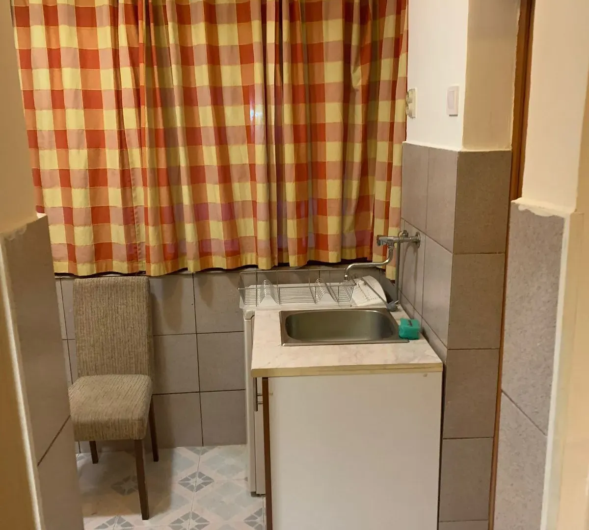 Izdavanje, stan, 21m², Centar, Podgorica