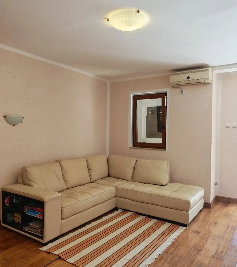 Prodaja, jednosoban stan, 85m², Lazi, Budva