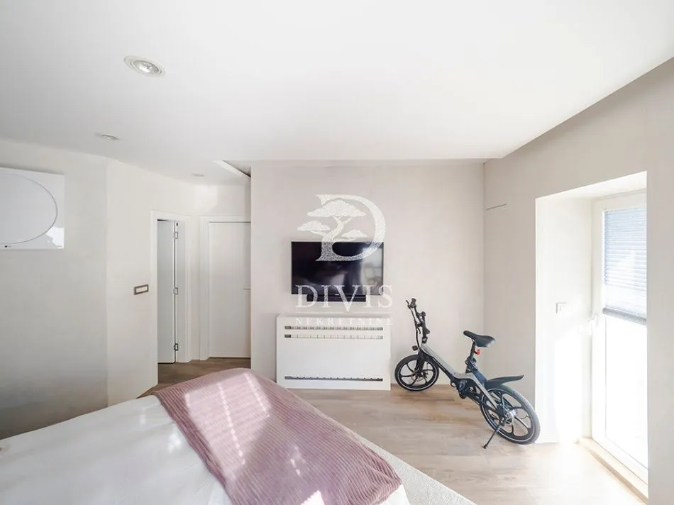 Sale, three bedroom apartment, 158m², Zvezdara Sve Podlokacije, Beograd