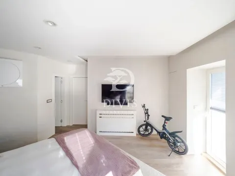 Sale, three bedroom apartment, 158m², Zvezdara Sve Podlokacije, Beograd - image 3