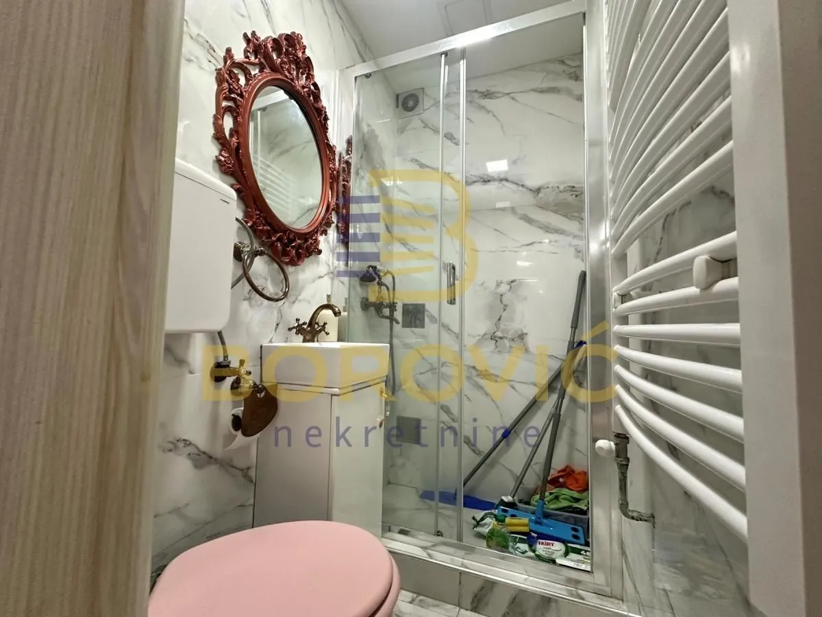 Prodaja, dvosoban stan, 42m², Vračar Sve Podlokacije, Beograd
