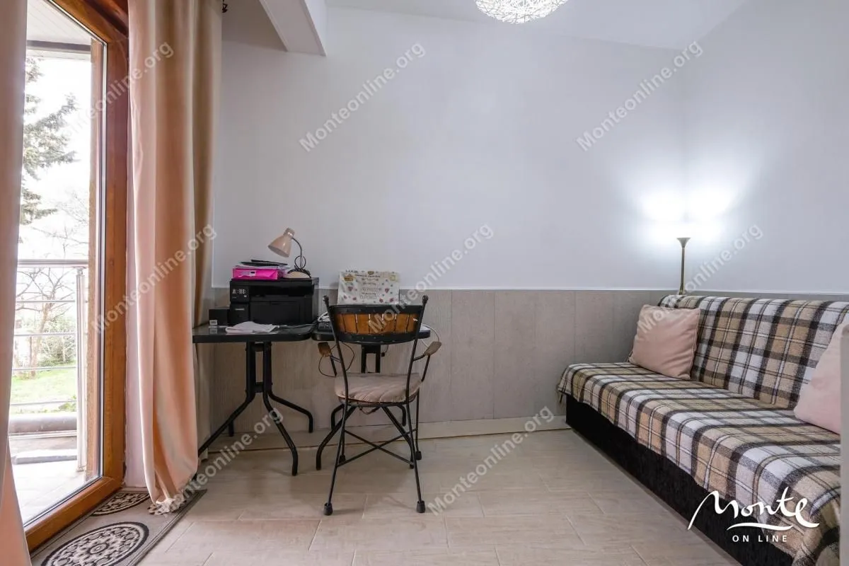 Prodaja, dvosoban stan, 77m², Tivat, Crna Gora