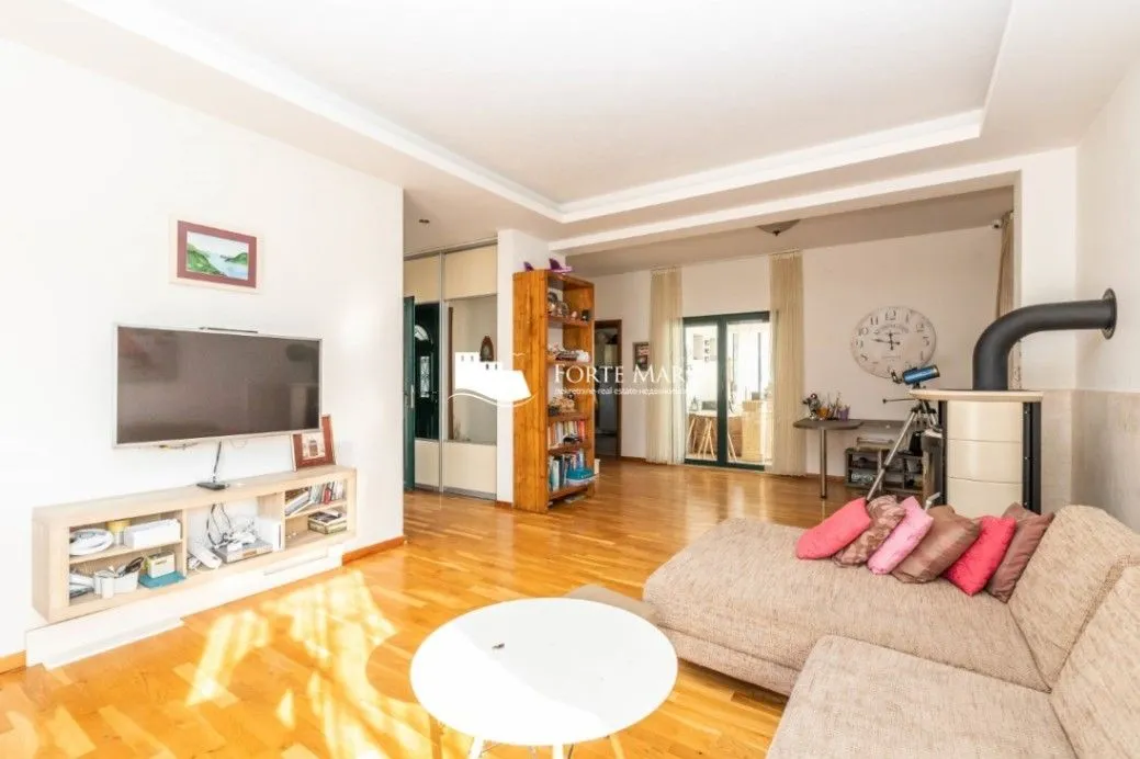 Prodaja, kuća, 201m², Topla, Herceg Novi