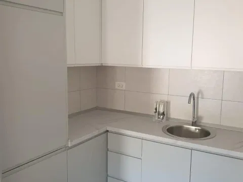 Izdavanje, dvosoban stan, 64m², City Kej, Podgorica - image 9