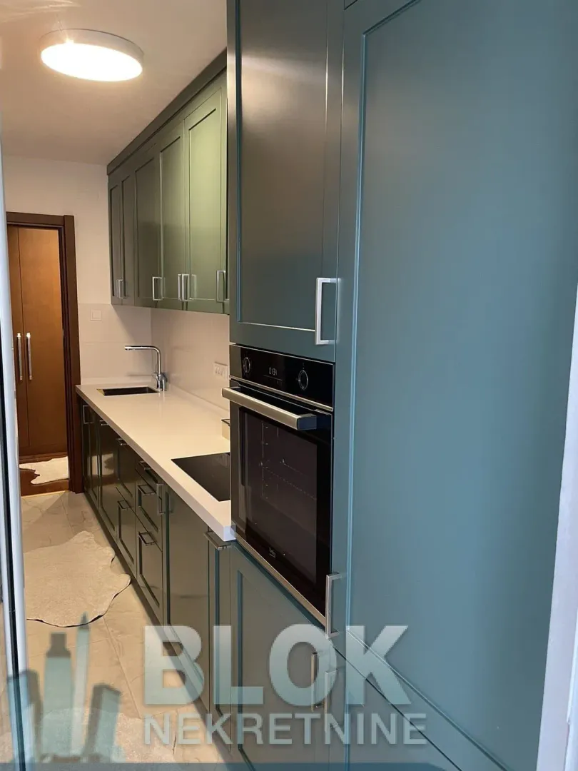 Izdavanje, dvosoban stan, 77m², Preko Morače, Podgorica